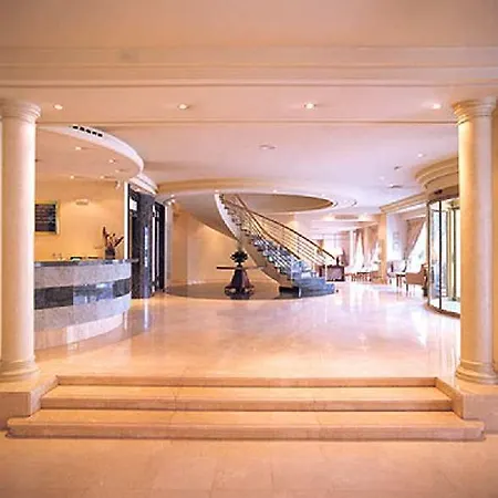 Dwo Urban 4*