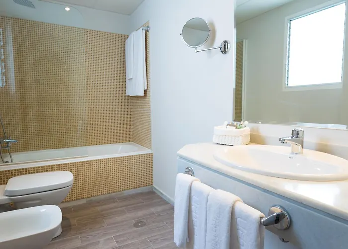 Dwo Urban Hotell 4*