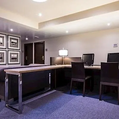 Dwo Urban Hotell