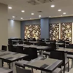 호텔 Dwo Urban 4*