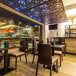 호텔 Dwo Urban 4*