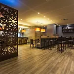 호텔 Dwo Urban 4*
