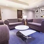 호텔 Dwo Urban 4*